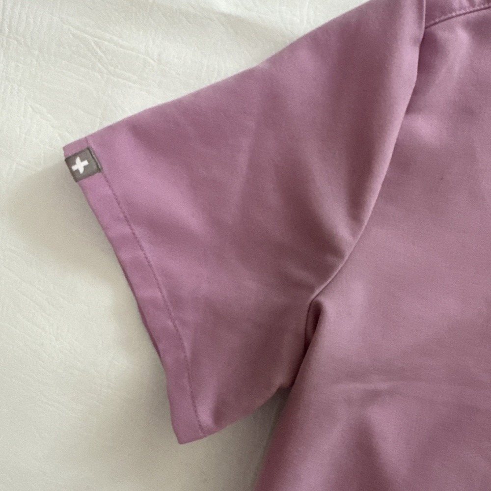 FIGS Technical Collection Scrub Top Shirt Women XS Extra Small Pink/Purple - Picture 4 of 7